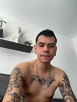 chris suarez online show from March 7, 7:00 pm