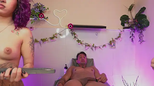 Snapshot of Jessi_Alex chatting on October 4, 11:41 am Jessi Alex online show from October 4, 11:41 am