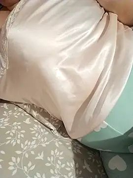 Snapshot of zerdaliii chatting on February 11, 10:04 pm zerdaliii online show from February 11, 10:04 pm