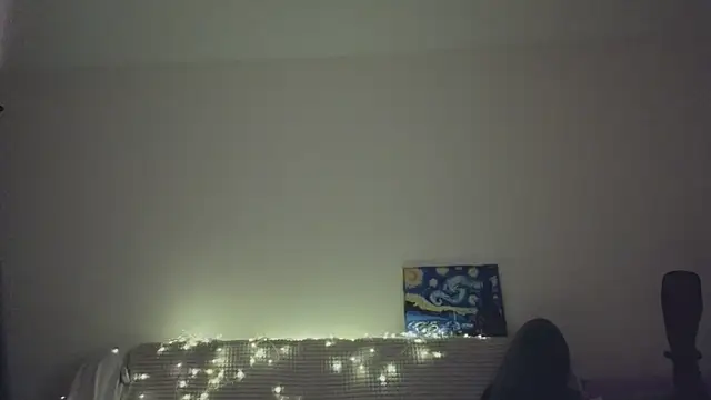 Snapshot of Pixxxis chatting on October 28, 2:15 am Pixxxis online show from October 28, 2:15 am