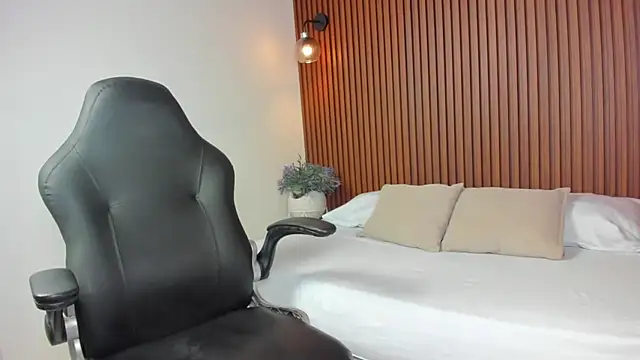 luccia smith online show from September 12, 12:38 pm