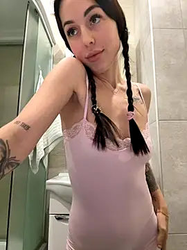 Snapshot of SakuraSara chatting on November 9, 3:10 pm SakuraSara online show from November 9, 3:10 pm