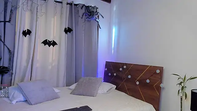 Snapshot of Perfect_design_ chatting on October 18, 12:39 pm Perfect design online show from October 18, 12:39 pm