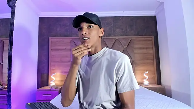 JulienSaint online show from September 19, 11:44 am