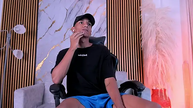 JulienSaint online show from October 9, 12:36 pm