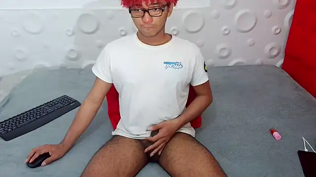 felipecams123 online show from December 3, 1:46 am