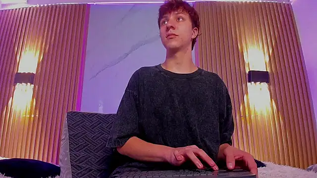 IM DAREN online show from October 18, 11:44 am