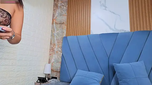 nathalia koch  online show from January 6, 9:39 pm