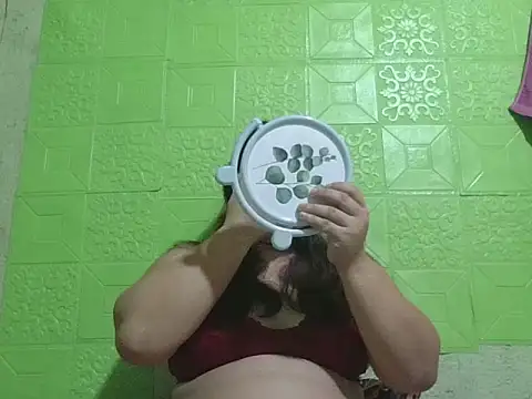 Snapshot of prettywetmom88 chatting on September 30, 11:48 am prettywetmom88 online show from September 30, 11:48 am