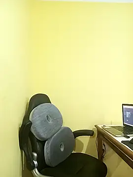 Snapshot of AngelRevery chatting on October 30, 10:32 pm AngelRevery online show from October 30, 10:32 pm