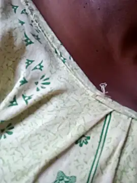 Snapshot of Hotty-rosni chatting on November 20, 3:18 am Hotty-rosni online show from November 20, 3:18 am