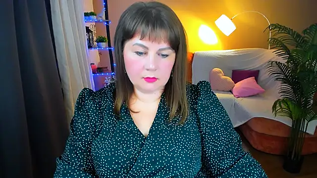 CrystaalStaar online show from November 14, 9:35 pm