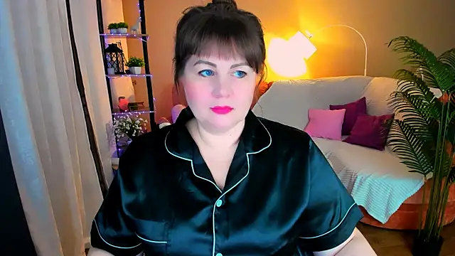 CrystaalStaar online show from November 18, 8:24 pm