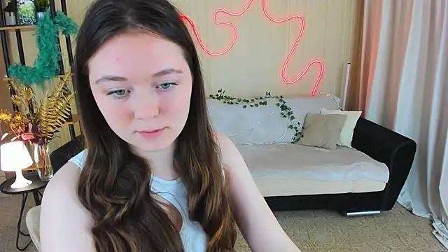 AlluringLookk online show from October 4, 4:38 pm