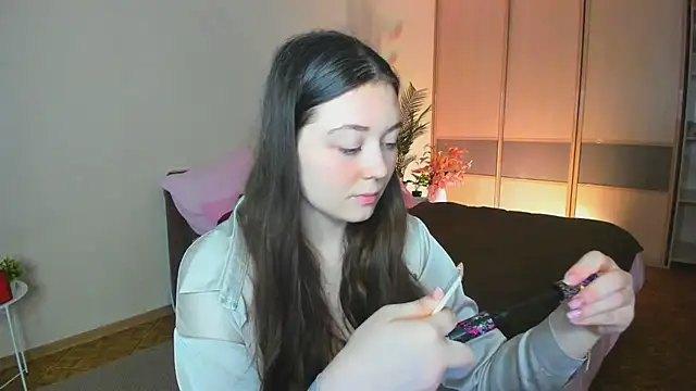 AlluringLookk online show from April 17, 12:30 pm