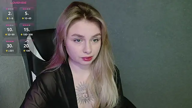 Snapshot of AngelicaHollywood chatting on October 12, 9:14 pm AngelicaHollywood online show from October 12, 9:14 pm