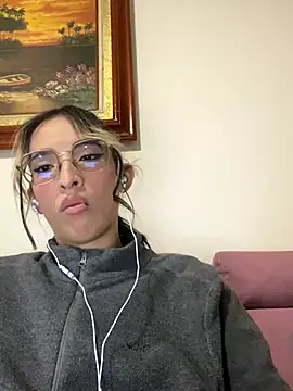 Emilia Bons online show from September 19, 2:02 am