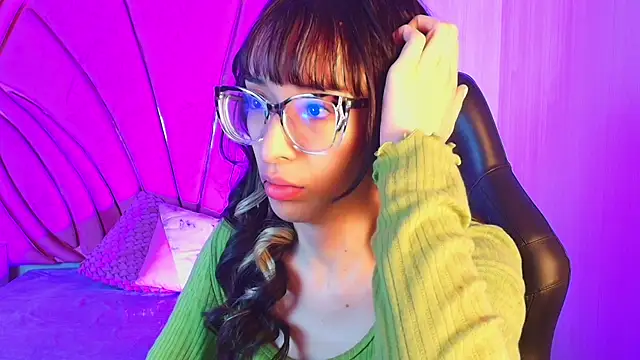 Emilia Bons online show from April 17, 12:41 pm