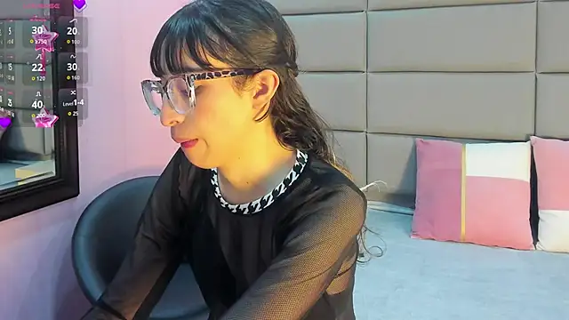 Emilia Bons online show from April 23, 1:57 pm