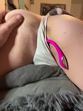 Snapshot of heycutie18 chatting on October 24, 11:45 pm heycutie18 online show from October 24, 11:45 pm