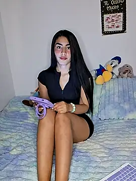 Snapshot of 0Bonni1 chatting on December 4, 9:45 pm 0Bonni1 online show from December 4, 9:45 pm