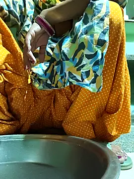 Love-pari077 online show from October 8, 1:20 pm