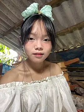 Snapshot of AdamLazis chatting on October 3, 12:29 am AdamLazis online show from October 3, 12:29 am