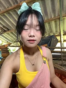 Snapshot of AdamLazis chatting on October 5, 12:53 am AdamLazis online show from October 5, 12:53 am