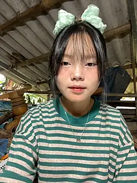 Snapshot of AdamLazis chatting on October 14, 1:17 am AdamLazis online show from October 14, 1:17 am