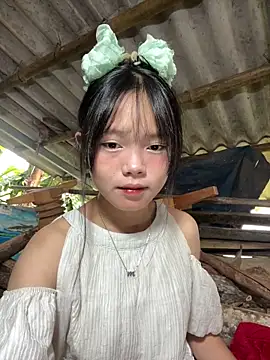 Snapshot of AdamLazis chatting on October 16, 12:33 am AdamLazis online show from October 16, 12:33 am