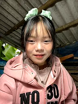 Snapshot of AdamLazis chatting on November 4, 12:21 am AdamLazis online show from November 4, 12:21 am