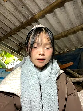 Snapshot of AdamLazis chatting on November 21, 1:04 am AdamLazis online show from November 21, 1:04 am