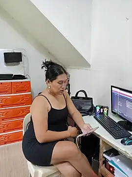 Snapshot of Romantic_Sabrina chatting on November 16, 3:23 am Romantic Sabrina online show from November 16, 3:23 am