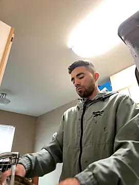 Snapshot of kelvin971011 chatting on October 11, 6:39 pm kelvin971011 online show from October 11, 6:39 pm