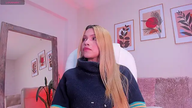 Snapshot of victoria_giraldo chatting on November 8, 5:07 am victoria giraldo online show from November 8, 5:07 am