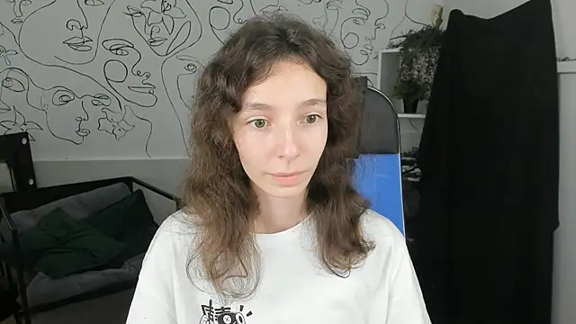 Snapshot of EmmanuellBrown chatting on September 11, 1:11 pm EmmanuellBrown online show from September 11, 1:11 pm