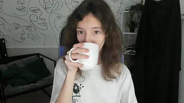 Snapshot of EmmanuellBrown chatting on September 14, 4:22 am EmmanuellBrown online show from September 14, 4:22 am