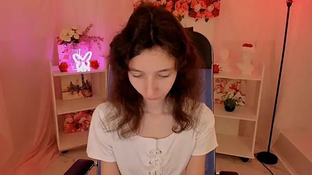 Snapshot of EmmanuellBrown chatting on September 20, 4:13 am EmmanuellBrown online show from September 20, 4:13 am