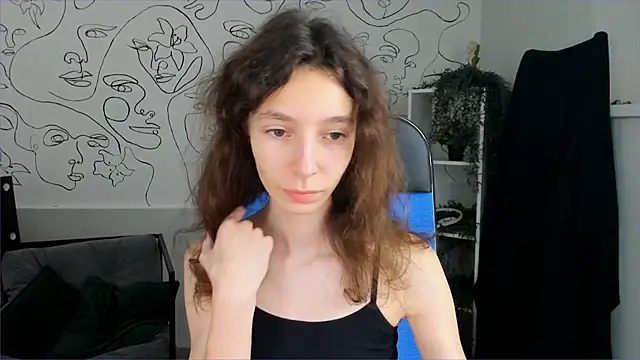 Snapshot of EmmanuellBrown chatting on October 18, 4:15 am EmmanuellBrown online show from October 18, 4:15 am