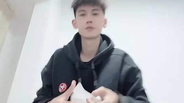 Snapshot of xiaojie2563 chatting on October 24, 12:23 pm xiaojie2563 online show from October 24, 12:23 pm