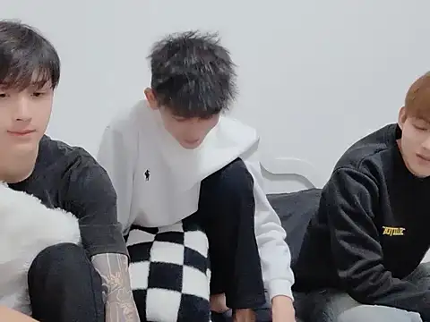 Snapshot of xiaojie2563 chatting on November 13, 9:41 am xiaojie2563 online show from November 13, 9:41 am