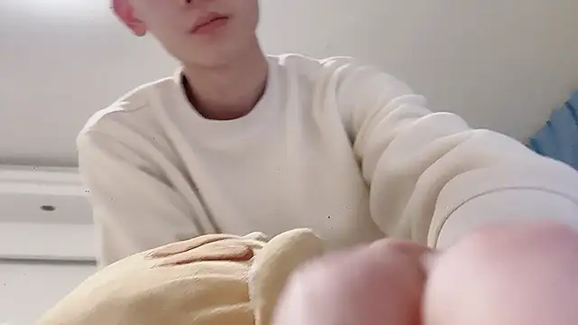 Snapshot of xiaojie2563 chatting on March 2, 4:03 pm xiaojie2563 online show from March 2, 4:03 pm