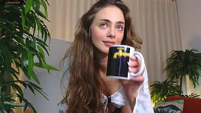 AliciaMellow online show from November 9, 3:38 am