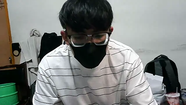 Snapshot of bigbb101011 chatting on September 14, 1:32 pm bigbb101011 online show from September 14, 1:32 pm