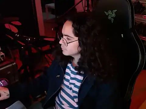 Snapshot of dorrey21 chatting on November 11, 2:11 am dorrey21 online show from November 11, 2:11 am