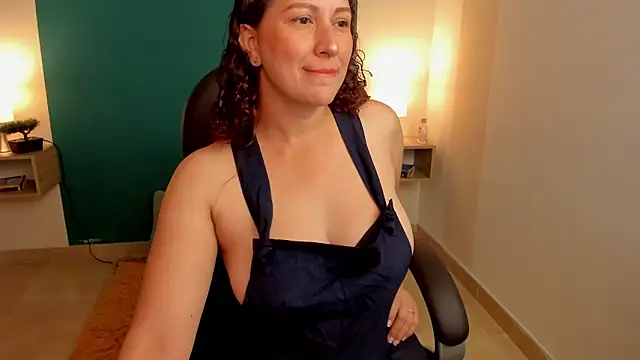 Snapshot of Mely_Ellis chatting on September 26, 5:50 pm Mely Ellis online show from September 26, 5:50 pm