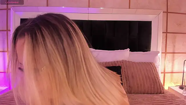 GretaVelvet online show from February 25, 7:45 pm