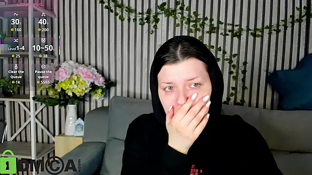 Snapshot of Michele_Greenn chatting on November 22, 5:01 pm Michele Greenn online show from November 22, 5:01 pm