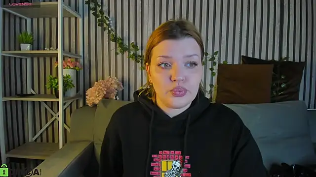 Michele Greenn online show from February 28, 1:06 am