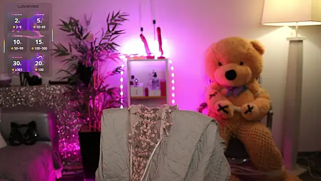 NovaHollisx online show from February 24, 4:43 am